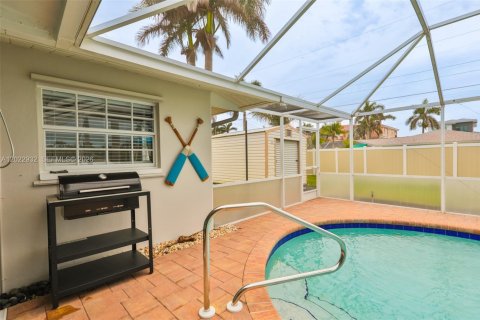 House in Cape Coral, Florida 4 bedrooms, 165.55 sq.m. № 2176436 - photo 21