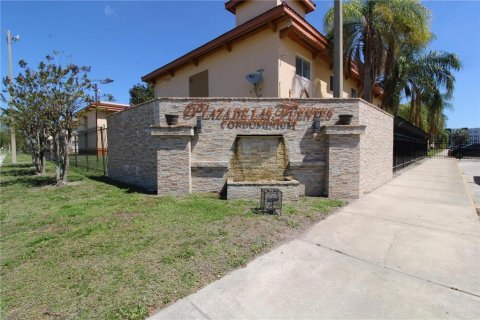 Condominio en alquiler en Orlando, Florida, 3 dormitorios, 65.03 m2 № 1639745 - foto 1
