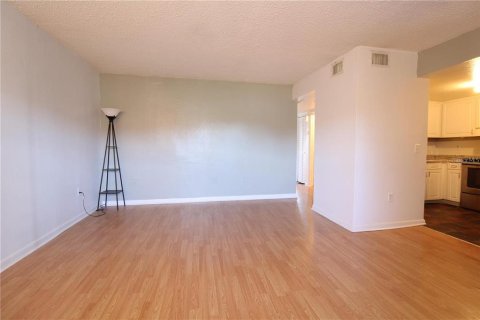 Condominio en alquiler en Orlando, Florida, 3 dormitorios, 65.03 m2 № 1639745 - foto 6