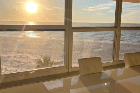 Condominio en alquiler en Clearwater, Florida, 2 dormitorios, 97.92 m2 № 1680195 - foto 5