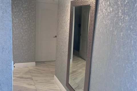 Condominio en alquiler en Clearwater, Florida, 2 dormitorios, 97.92 m2 № 1680195 - foto 3