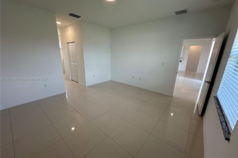 House in Lehigh Acres, Florida 3 bedrooms, 159.23 sq.m. № 1726404 - photo 26