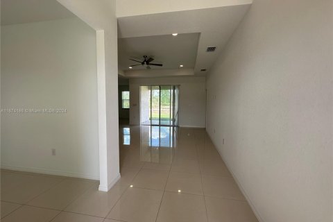 House in Lehigh Acres, Florida 3 bedrooms, 159.23 sq.m. № 1726404 - photo 10
