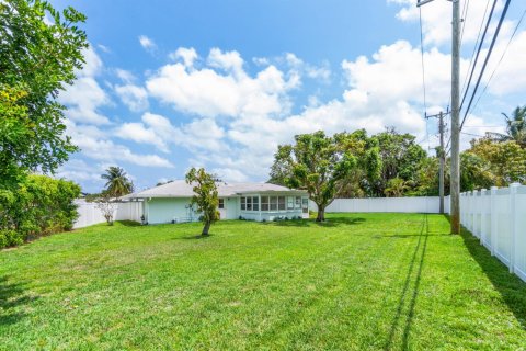 House in Palm Beach Gardens, Florida 3 bedrooms, 106.84 sq.m. № 1177172