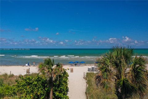 Condominio en venta en Miami Beach, Florida, 3 dormitorios, 154.22 m2 № 1812376 - foto 6