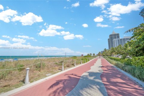 Condominio en venta en Miami Beach, Florida, 3 dormitorios, 154.22 m2 № 1812376 - foto 25