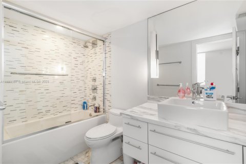 Condominio en venta en Miami Beach, Florida, 3 dormitorios, 154.22 m2 № 1812376 - foto 22