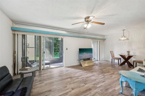 Condominio en venta en Deltona, Florida, 2 dormitorios, 83.33 m2 № 1746628 - foto 5