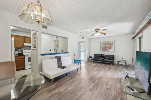 Condominio en venta en Deltona, Florida, 2 dormitorios, 83.33 m2 № 1746628 - foto 6