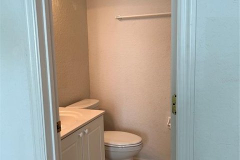 Townhouse in Oldsmar, Florida 3 bedrooms, 170.38 sq.m. № 2123720 - photo 6