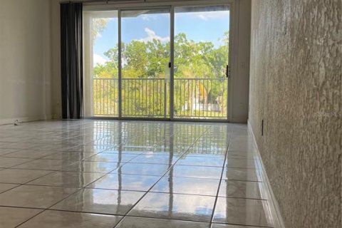 Townhouse in Oldsmar, Florida 3 bedrooms, 170.38 sq.m. № 2123720 - photo 11