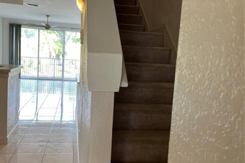 Townhouse in Oldsmar, Florida 3 bedrooms, 170.38 sq.m. № 2123720 - photo 10