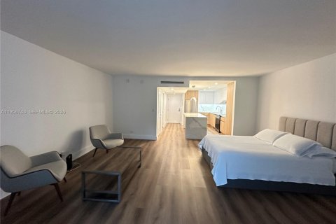 Condominio en alquiler en Miami Beach, Florida, 55.74 m2 № 2010612 - foto 2