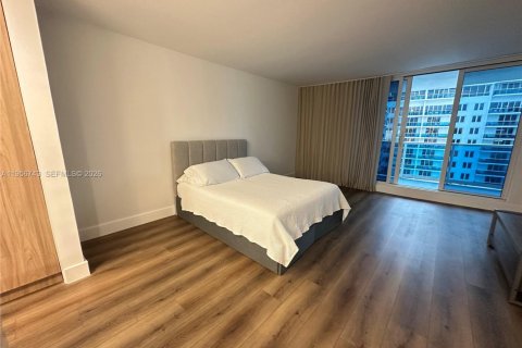 Condominio en alquiler en Miami Beach, Florida, 55.74 m2 № 2010612 - foto 13