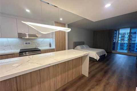 Condominio en alquiler en Miami Beach, Florida, 55.74 m2 № 2010612 - foto 9