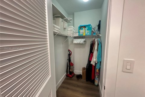 Condominio en alquiler en Miami Beach, Florida, 55.74 m2 № 2010612 - foto 6