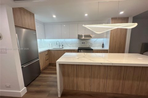 Condominio en alquiler en Miami Beach, Florida, 55.74 m2 № 2010612 - foto 8