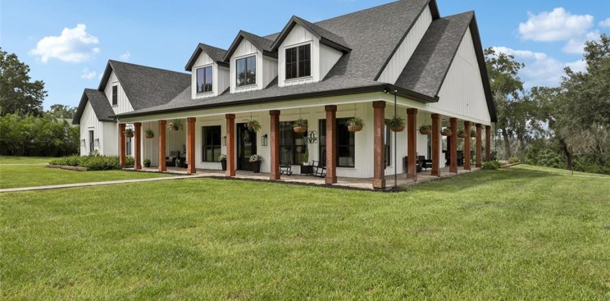 Casa en Brooksville, Florida 4 dormitorios, 317.91 m2 № 2355611