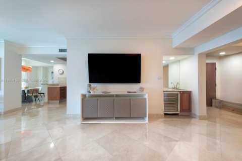 Condominio en venta en Sunny Isles Beach, Florida, 3 dormitorios, 205.69 m2 № 1992272 - foto 19