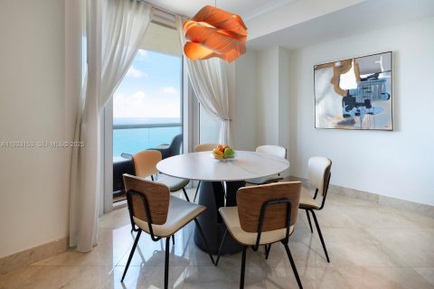 Condominio en venta en Sunny Isles Beach, Florida, 3 dormitorios, 205.69 m2 № 1992272 - foto 16