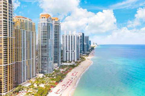 Condominio en venta en Sunny Isles Beach, Florida, 3 dormitorios, 205.69 m2 № 1992272 - foto 28