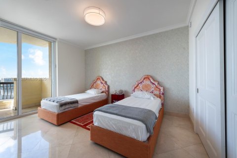 Condominio en venta en Sunny Isles Beach, Florida, 3 dormitorios, 205.69 m2 № 1992272 - foto 26