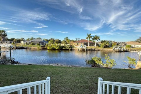 Villa ou maison à vendre à Port Charlotte, Floride: 4 chambres, 210.42 m2 № 2143891 - photo 25