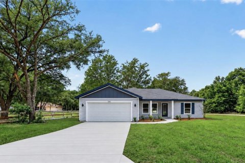 House in Ocala, Florida 3 bedrooms, 146.41 sq.m. № 2350056