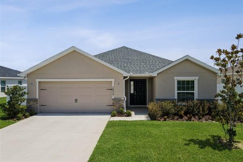Casa en Auburndale, Florida 3 dormitorios, 186.27 m2 № 2358419