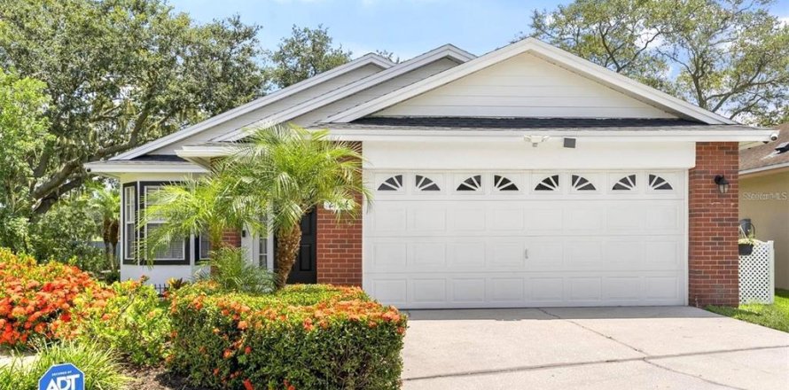 House in Lakeland, Florida 3 bedrooms, 122.26 sq.m. № 1874047
