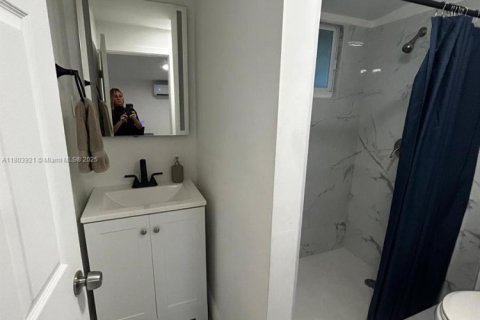 Commercial property in Miami, Florida 1 bedroom, 125.7 sq.m. № 1689192 - photo 7