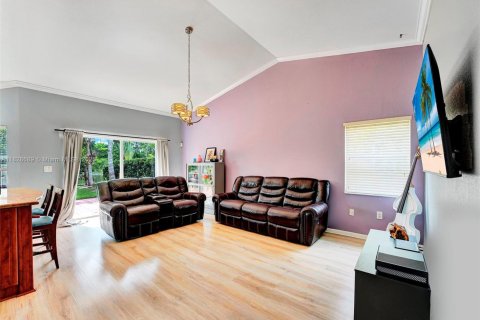 Casa en venta en Pembroke Pines, Florida, 3 dormitorios, 182.55 m2 № 1800700 - foto 12