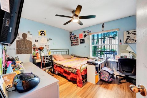 Casa en venta en Pembroke Pines, Florida, 3 dormitorios, 182.55 m2 № 1800700 - foto 19