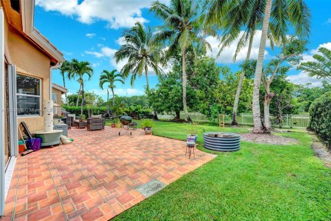 Casa en venta en Pembroke Pines, Florida, 3 dormitorios, 182.55 m2 № 1800700 - foto 5