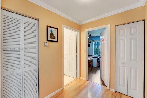 Casa en venta en Pembroke Pines, Florida, 3 dormitorios, 182.55 m2 № 1800700 - foto 18