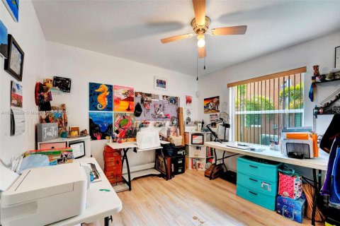 Casa en venta en Pembroke Pines, Florida, 3 dormitorios, 182.55 m2 № 1800700 - foto 22