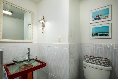 House in Saint Petersburg, Florida 3 bedrooms, 224.27 sq.m. № 1663169 - photo 24