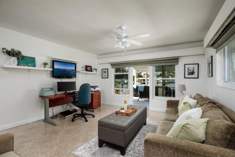 House in Saint Petersburg, Florida 3 bedrooms, 224.27 sq.m. № 1663169 - photo 26
