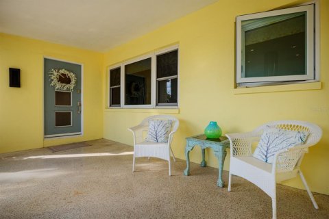 House in Saint Petersburg, Florida 3 bedrooms, 224.27 sq.m. № 1663169 - photo 7