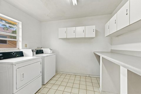 Купить кондоминиум в Помпано-Бич, Флорида 3 комнаты, 75.44м2, № 2420911 - фото 24