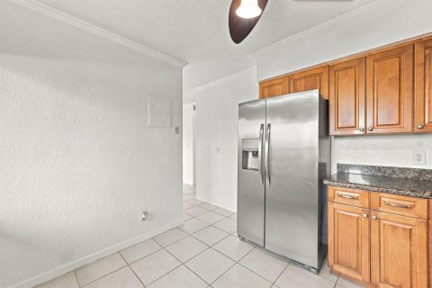 Купить кондоминиум в Помпано-Бич, Флорида 3 комнаты, 75.44м2, № 2420911 - фото 10