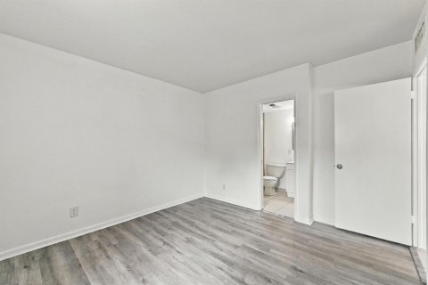 Купить кондоминиум в Помпано-Бич, Флорида 3 комнаты, 75.44м2, № 2420911 - фото 15