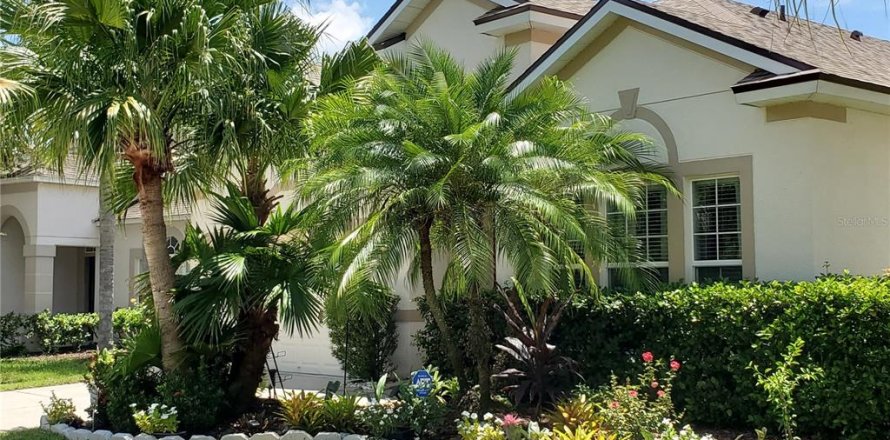 House in Tampa, Florida 4 bedrooms, 181.72 sq.m. № 1829382