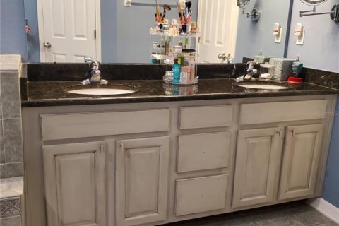 House in Tampa, Florida 4 bedrooms, 181.72 sq.m. № 1829382 - photo 21