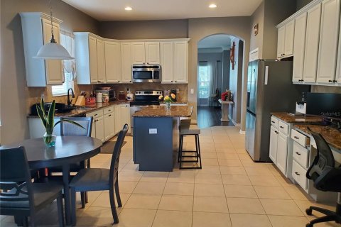 House in Tampa, Florida 4 bedrooms, 181.72 sq.m. № 1829382 - photo 11