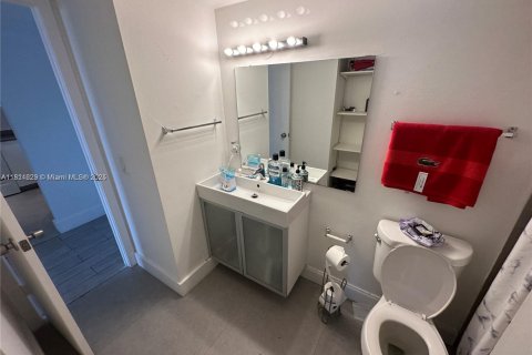 Condominio en venta en Miami, Florida, 1 dormitorio, 76.74 m2 № 2012197 - foto 4