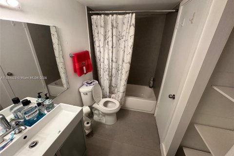 Condominio en venta en Miami, Florida, 1 dormitorio, 76.74 m2 № 2012197 - foto 8