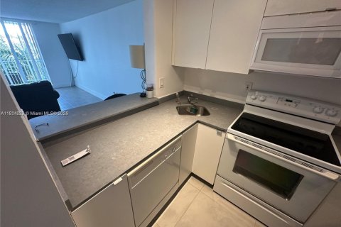 Condominio en venta en Miami, Florida, 1 dormitorio, 76.74 m2 № 2012197 - foto 3