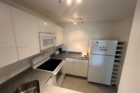 Condominio en venta en Miami, Florida, 1 dormitorio, 76.74 m2 № 2012197 - foto 10
