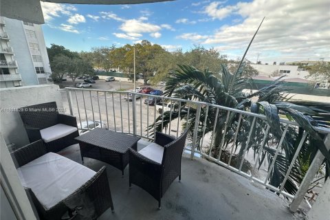 Condominio en venta en Miami, Florida, 1 dormitorio, 76.74 m2 № 2012197 - foto 7